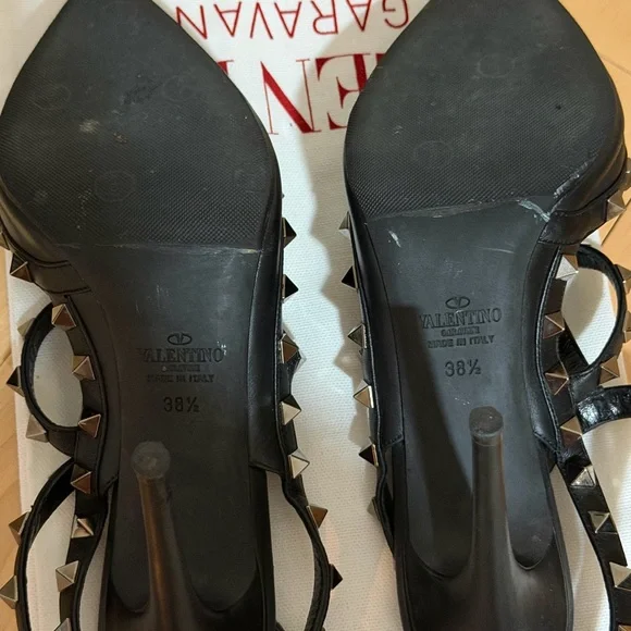 Valentino Garavani Black Studded Heels - Picture 5 of 5